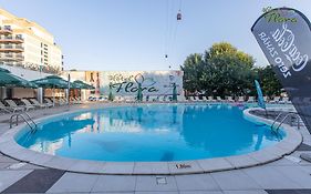 Hotel Flora